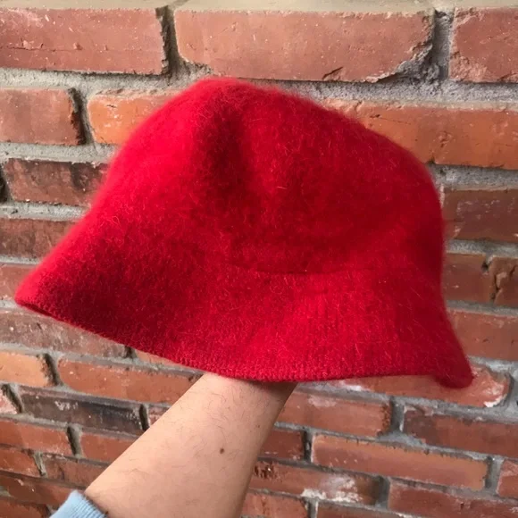 Vintage | Accessories | Vintage Red Angora Wool Blend Bucket  display picture 3